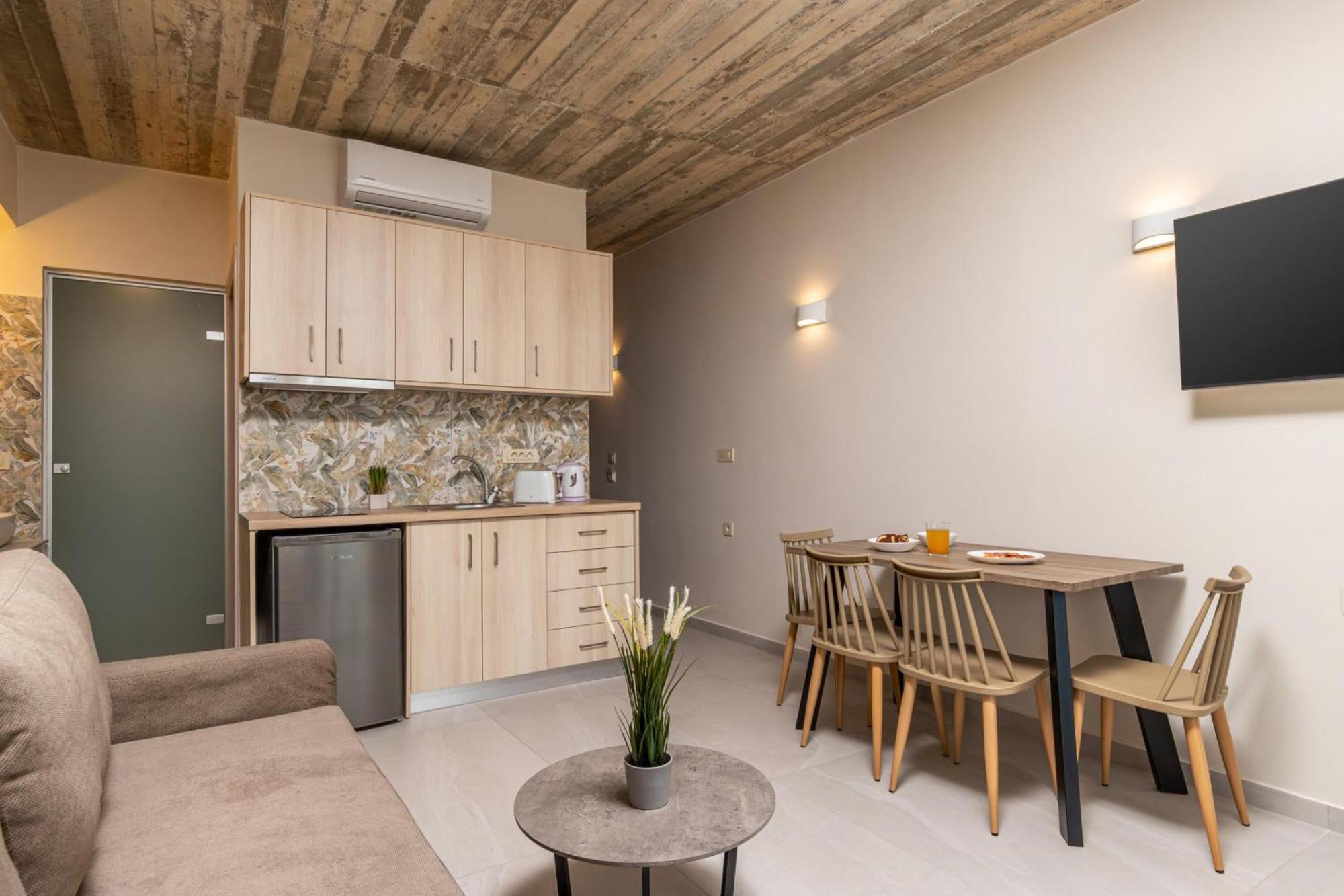 Achatis Apartments With Sea View Kolymbari Exterior photo
